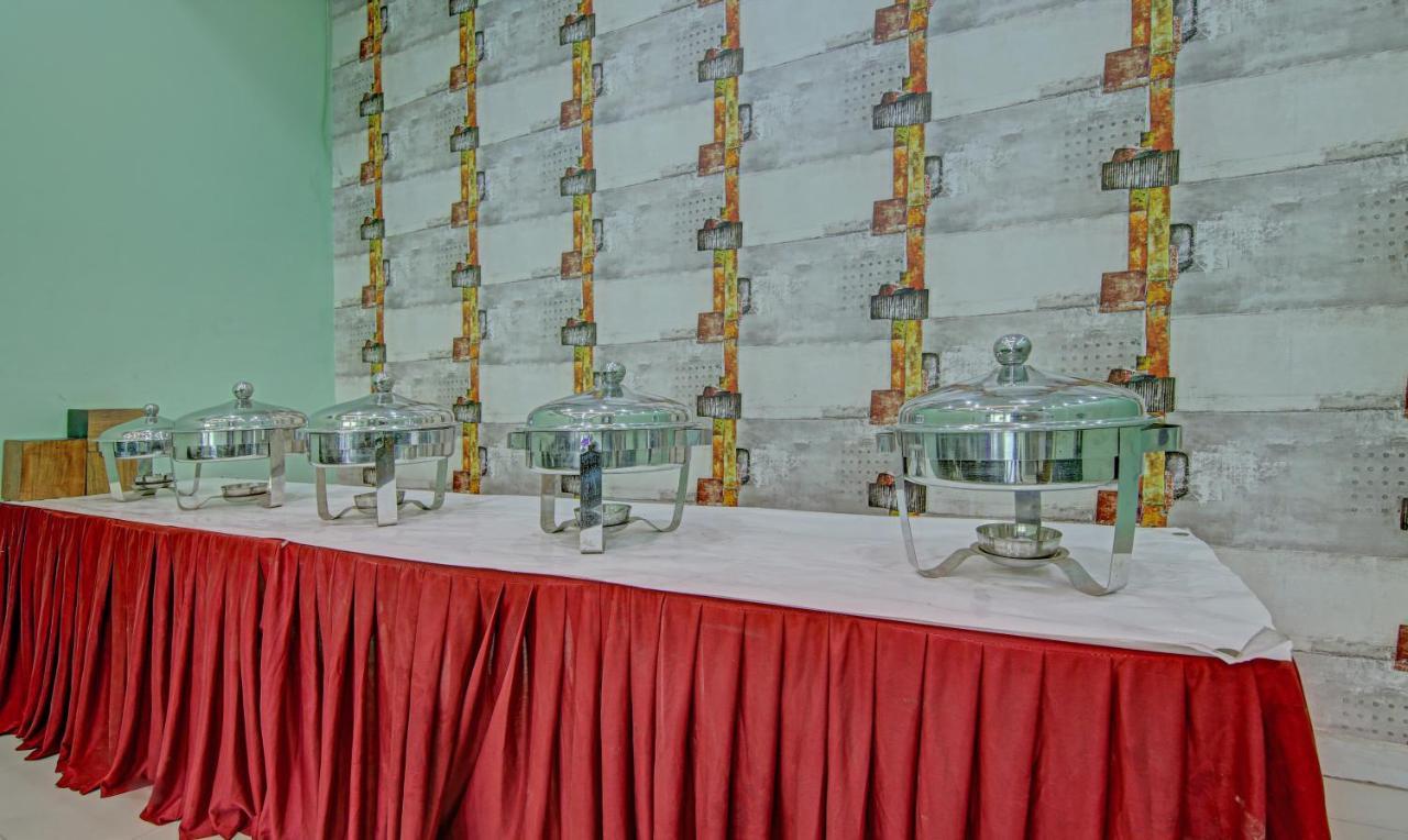 Treebo Trend Benz Hotel Chandigarh Exterior photo
